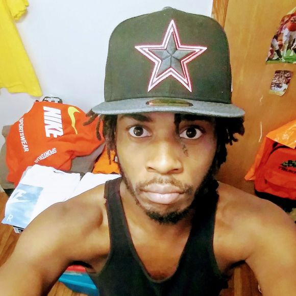 Meet your Posher, Deangelo - Picture 1 of 1